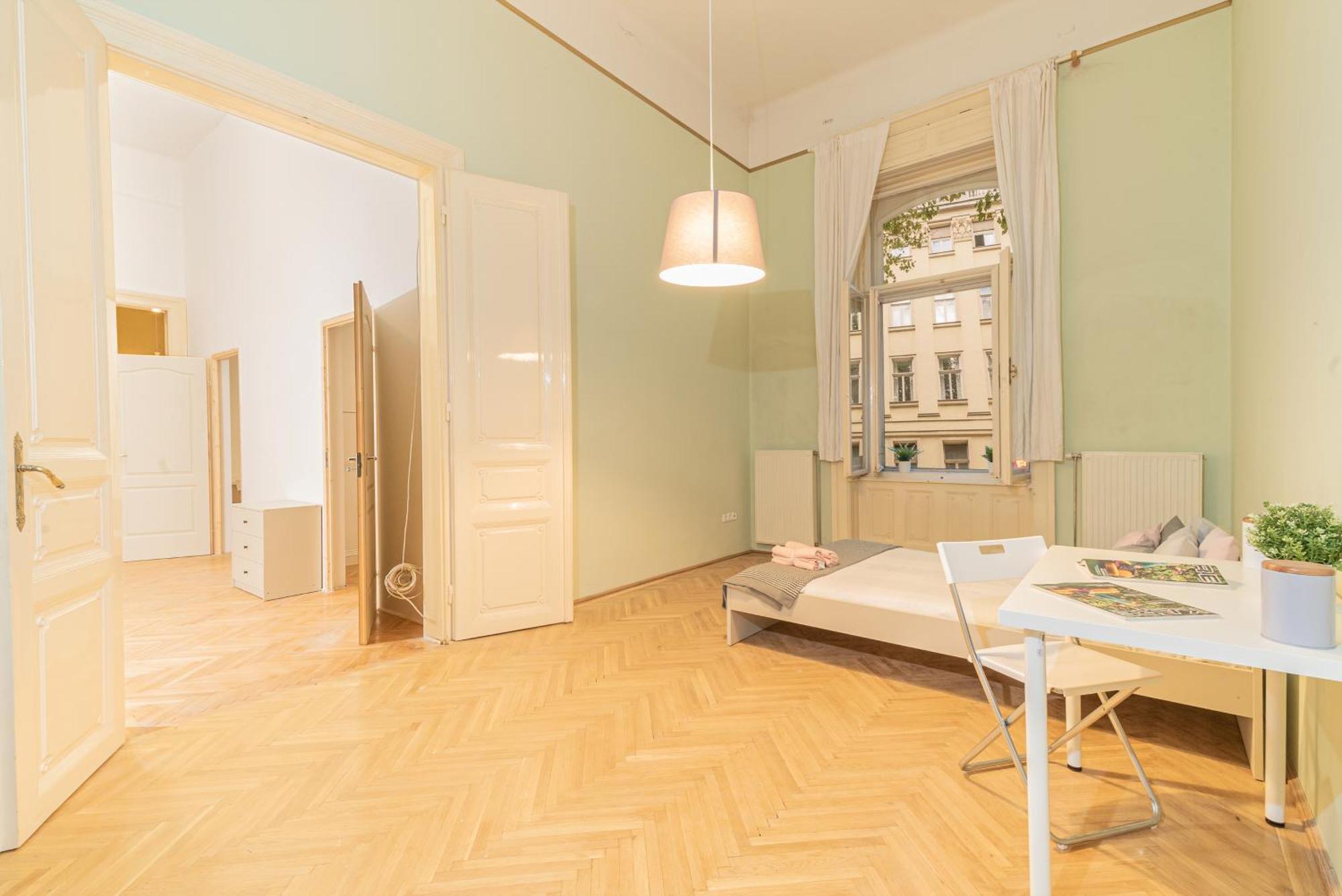 Cozy In The Heart Of Budapest, 5 Bedrooms Lejlighed *